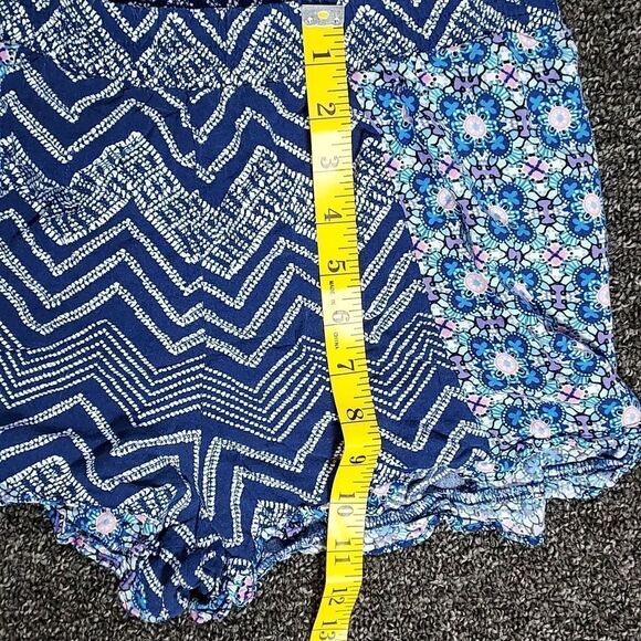 No Boundaries Size Medium (7-9) Floral Shorts - Picture 4 of 7